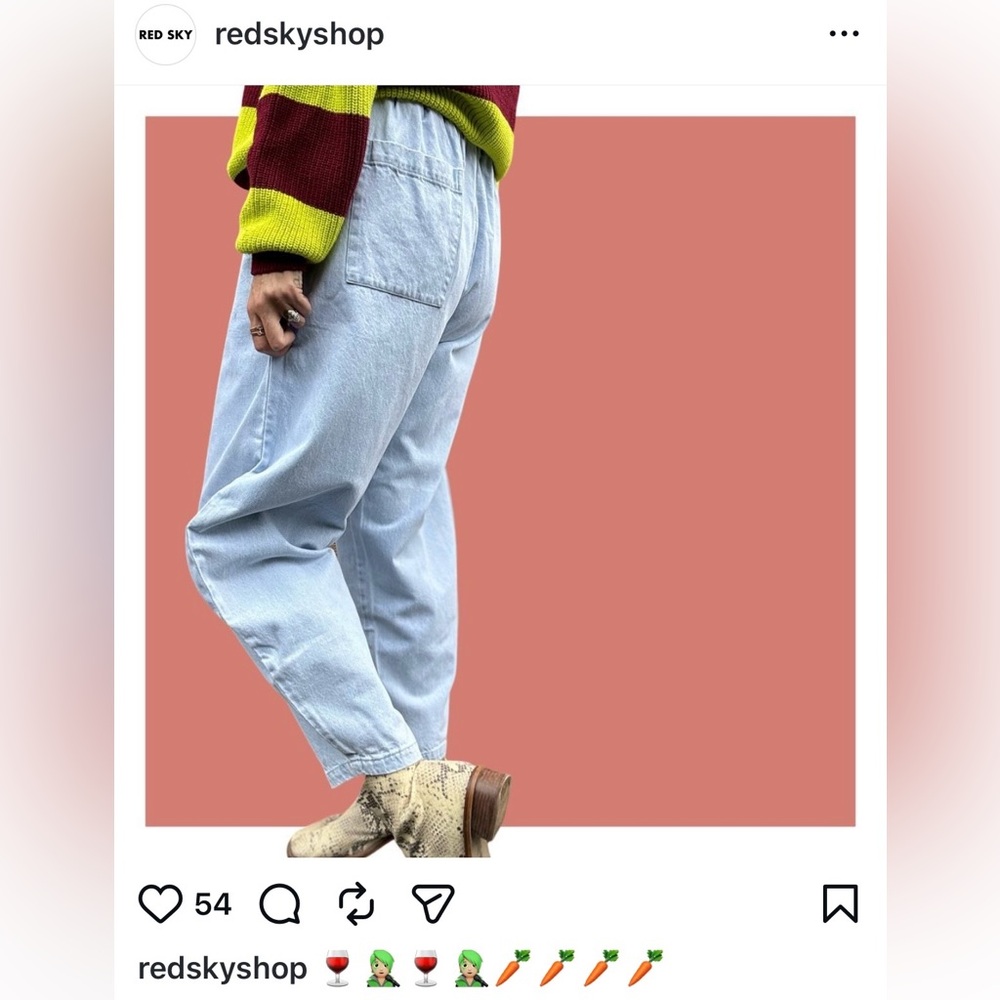 Light Wash Relaxed Denim Jogger Pants - (Brand Unspecified)
